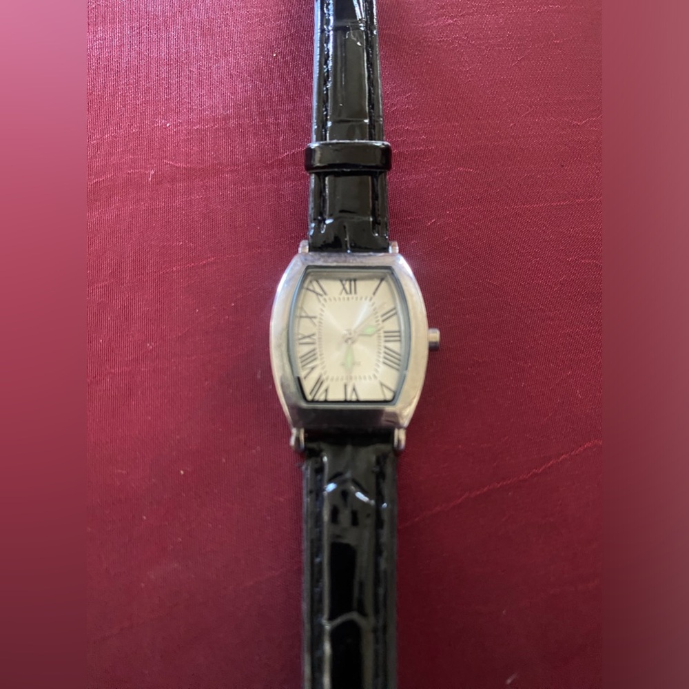 Ladies Watch - Picture 5 of 6